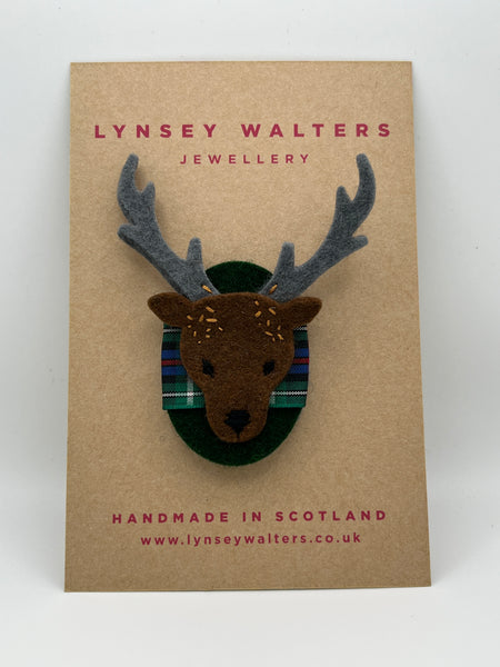 Stag Head Brooch - Rose Hunting