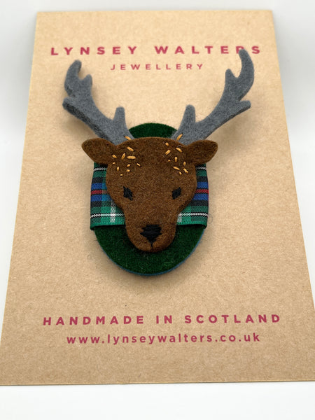 Stag Head Brooch - Rose Hunting