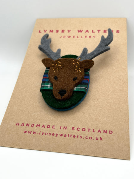 Stag Head Brooch - Rose Hunting