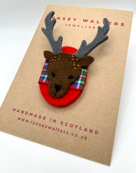 Stag Head Brooch - Royal Stewart