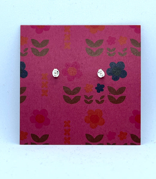 Tiny flower studs - Coral