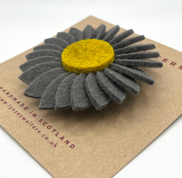 Retro Daisy Brooch Grey & Mustard