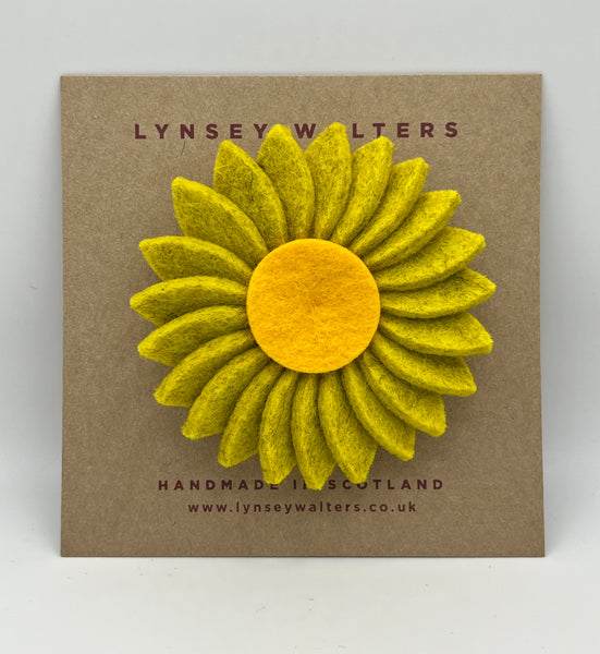 Retro Daisy Brooch - Yellow