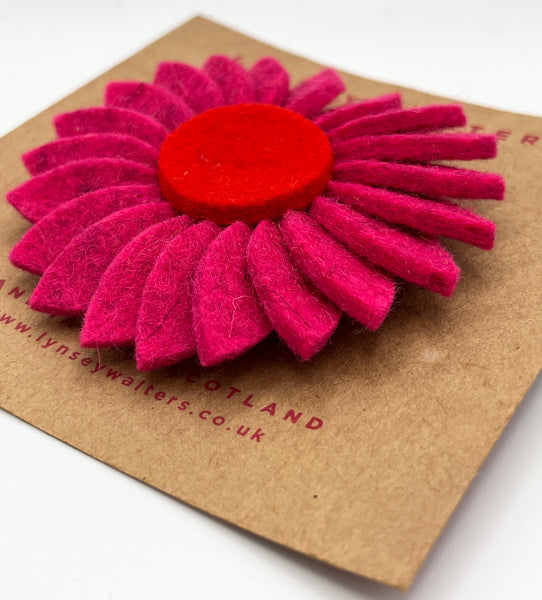 Retro Daisy Brooch Pink