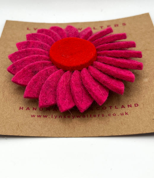 Retro Daisy Brooch Pink