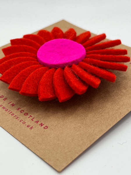Retro Daisy Brooch Red