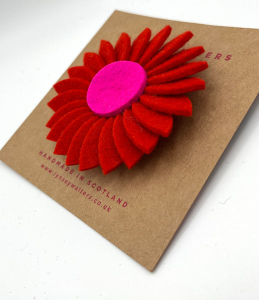 Retro Daisy Brooch Red
