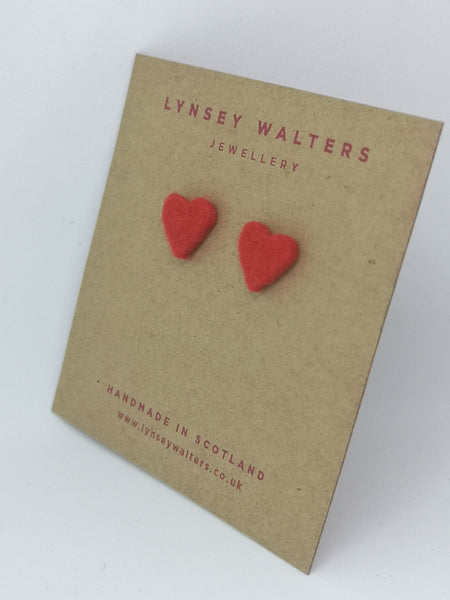 Tiny heart studs - Red