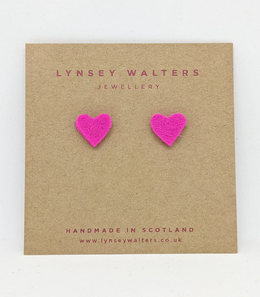 Tiny heart studs - Pink