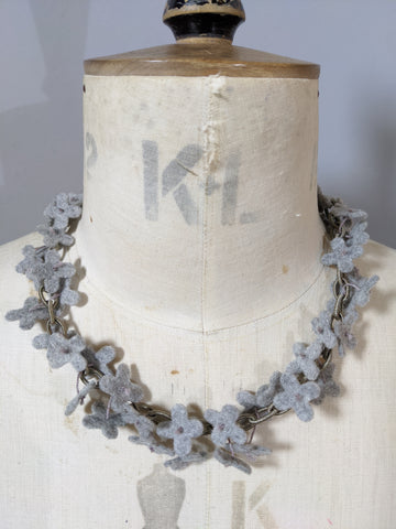 Flower Confetti Necklace Grey