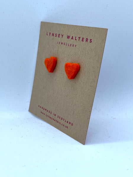 Tiny heart studs - Orange