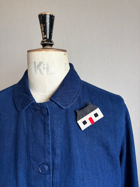 But 'n' Ben Brooch - Black Roof