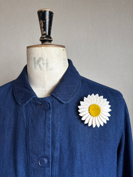 Retro Daisy Brooch - daisy