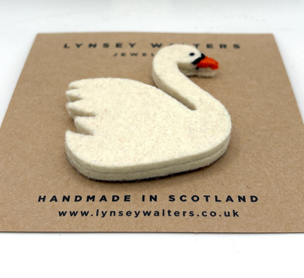 Simple Swan Brooch