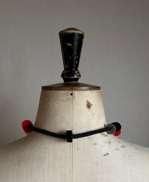 Jean Necklace for Knits - Black & White & Red