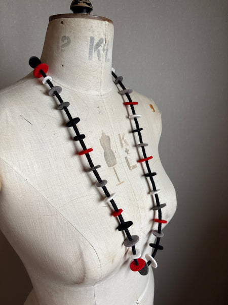 Jean Necklace for Knits - Black & White & Red