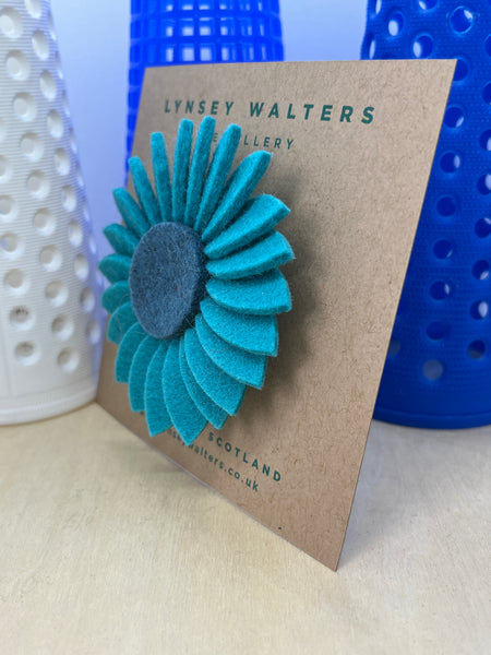 Retro Daisy Brooch - Pale Iona Seas