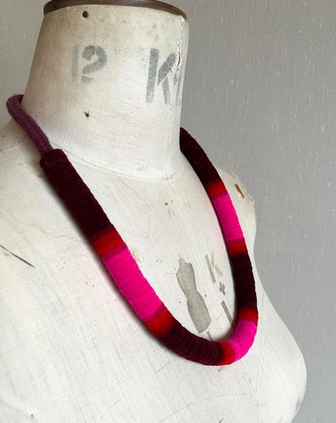 Not so Chunky Colour blocks Necklace - Burgundy Dip Dye Effect