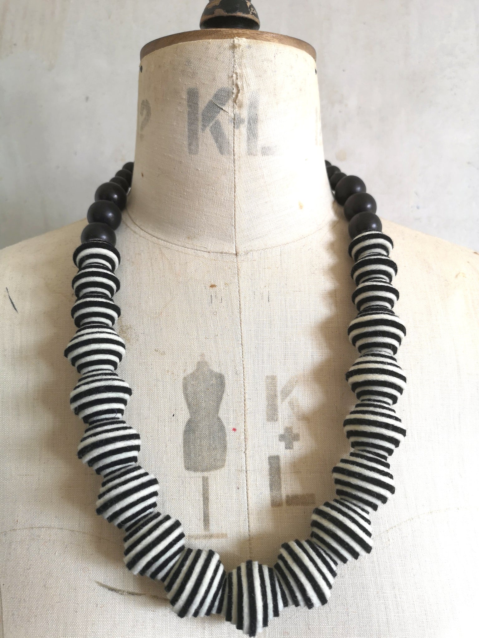 New Wave Necklace in Black & White
