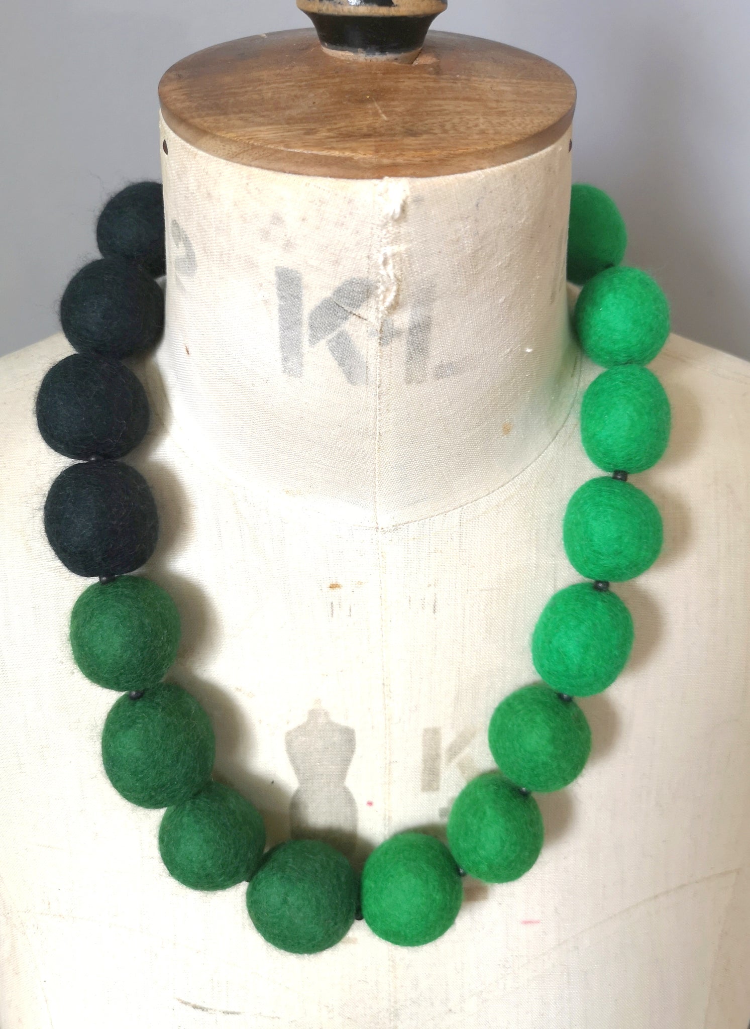 Ombre Merino Beads Emerald to Black